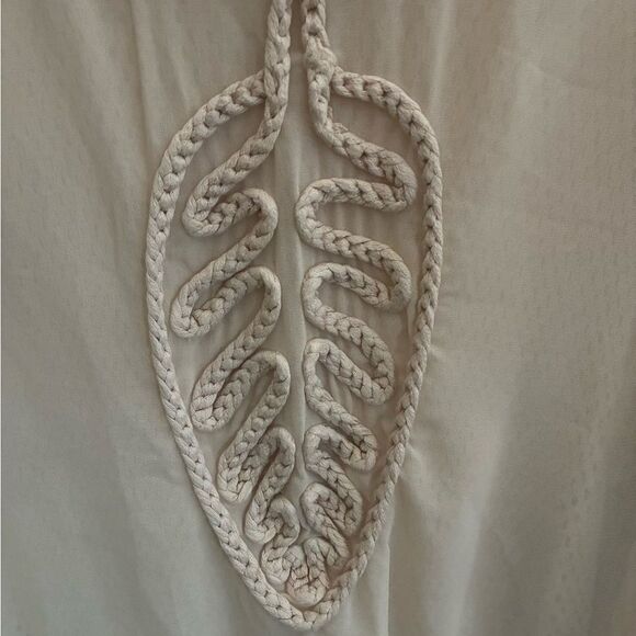 John Fashion Beige Crochet Accent Blouse Woman’s Size L - Picture 7 of 8